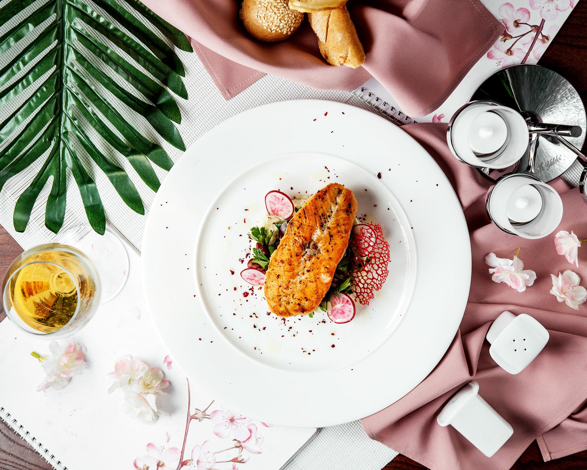 Fried salmon with radish slices - Vezzelli